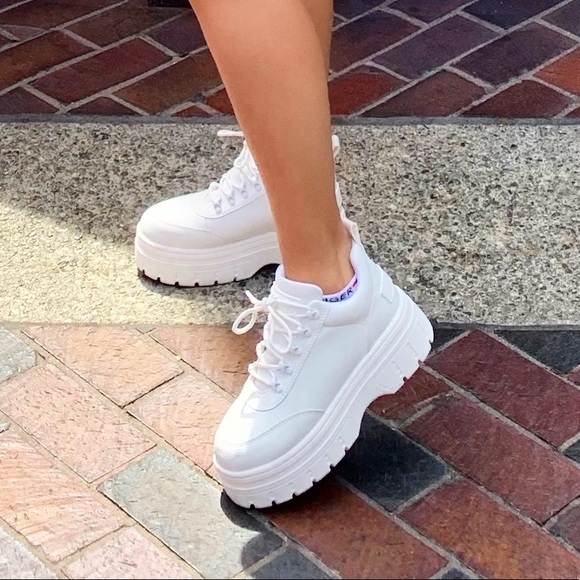 lipstikshoes Shoes - Lipstikshoes Llyod Platform Sneakers